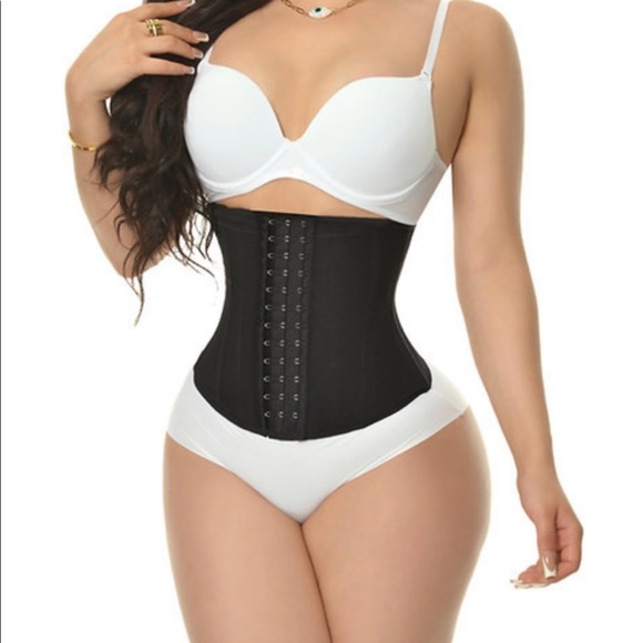 XS Short Torso waist trainer. Melony Garcia @Elegant Figure - Picture 1 of 2